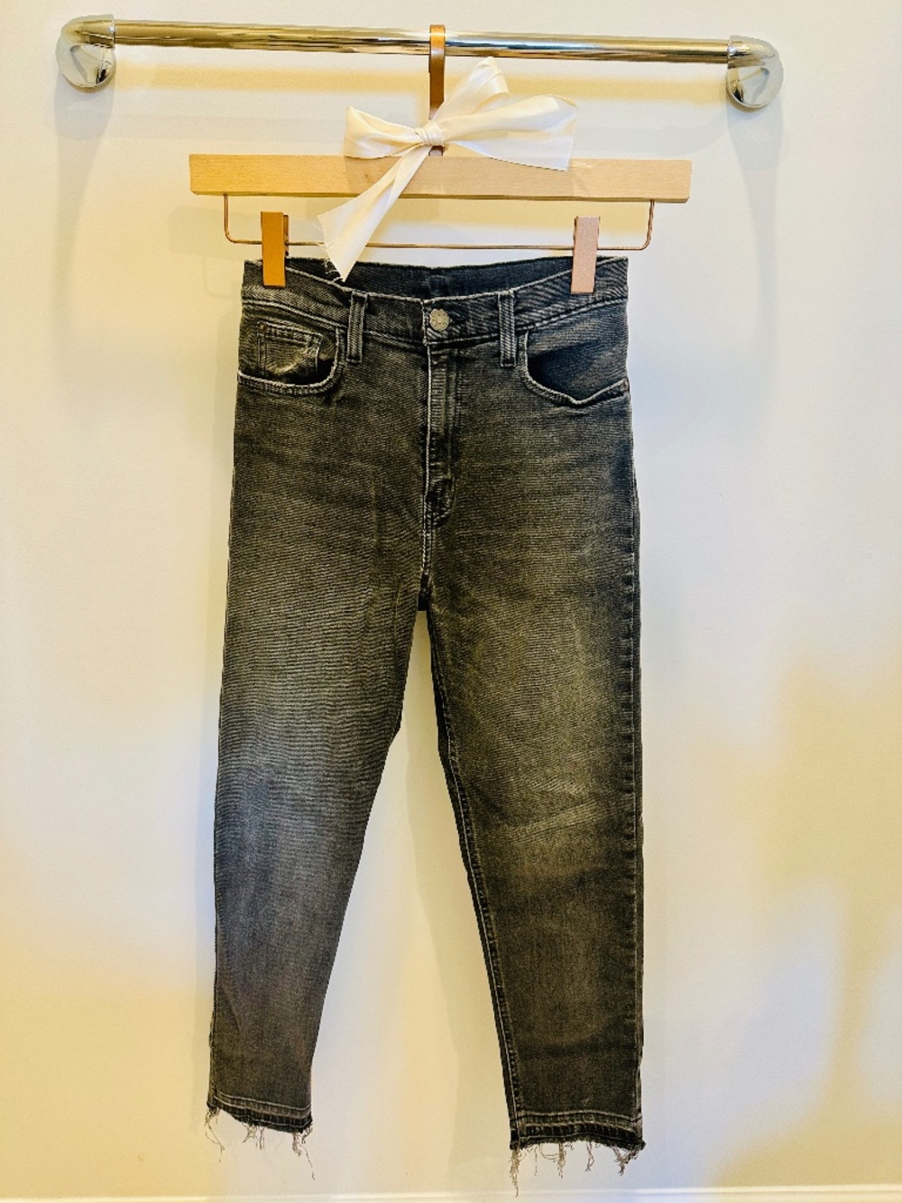 BDG Black High-Waisted Girlfriend Jeans | Gray Wash | Size 27W